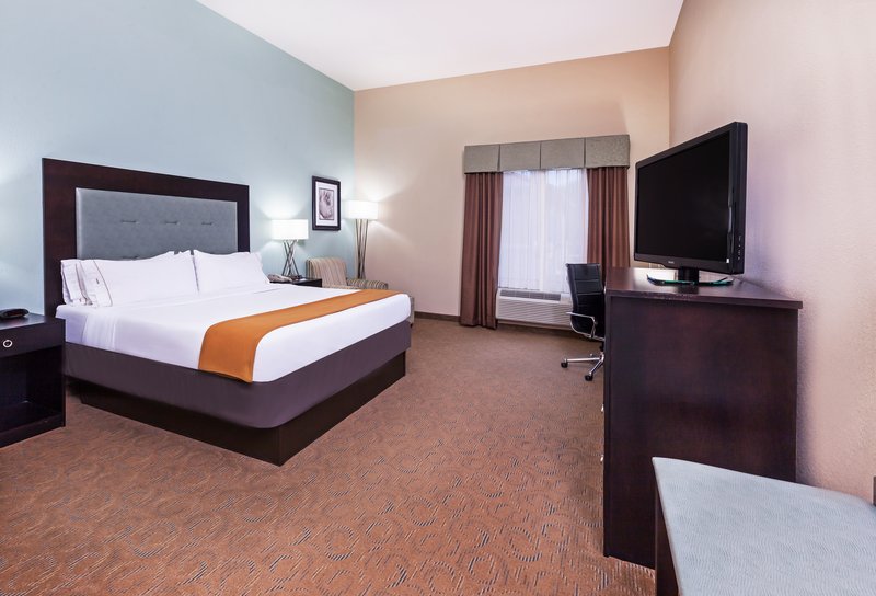 HOLIDAY INN EXPRESS VICTORIA