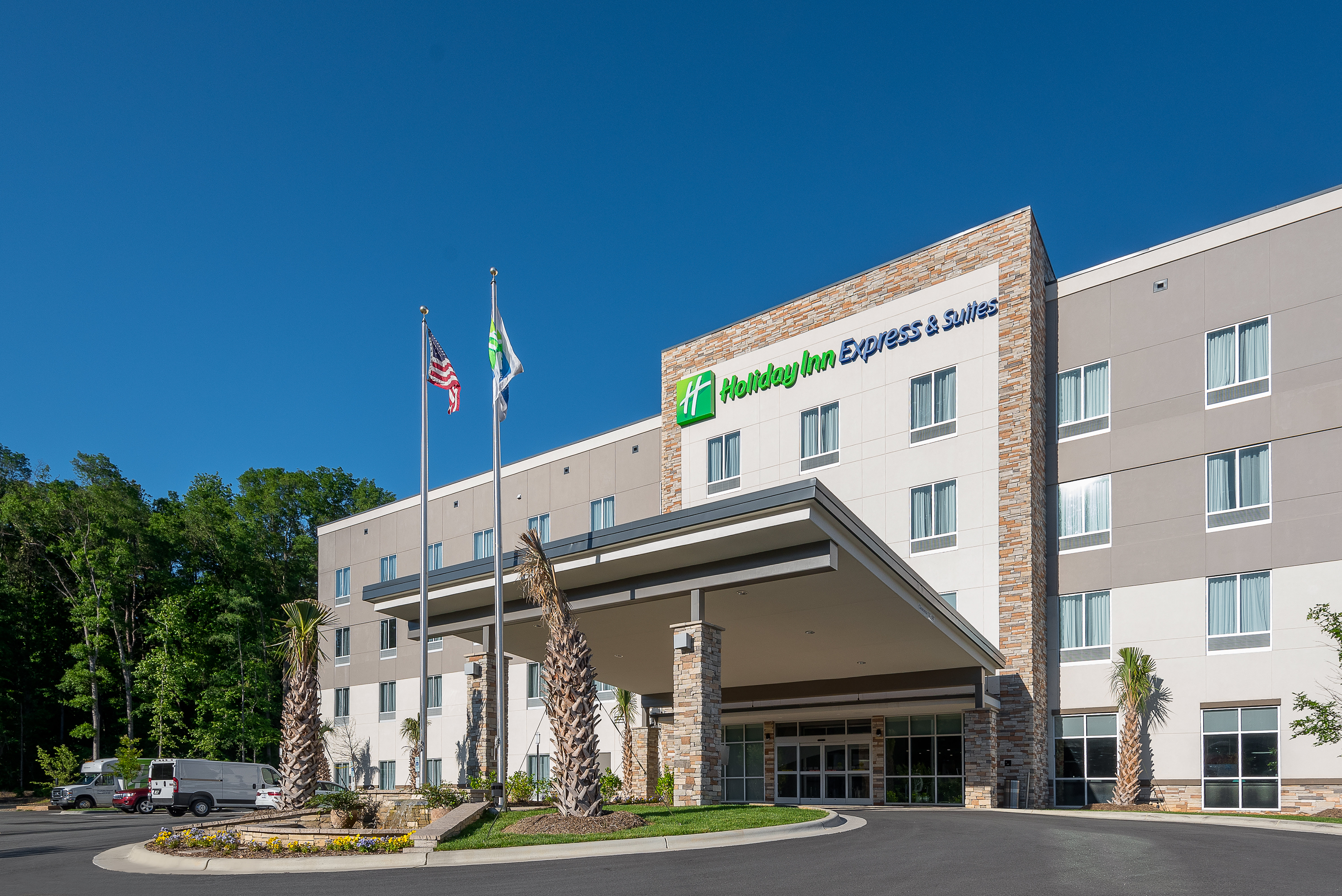 Holiday Inn Express & Suites CLT Airport