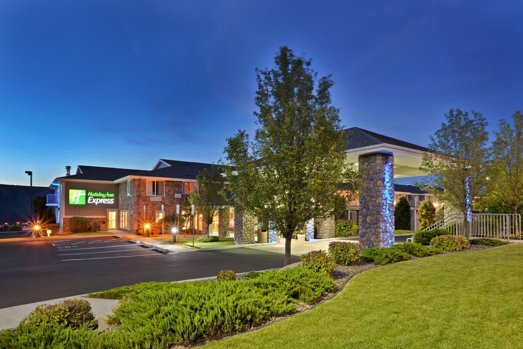 Welcome to the Holiday Inn ExpressHotel Lewiston!