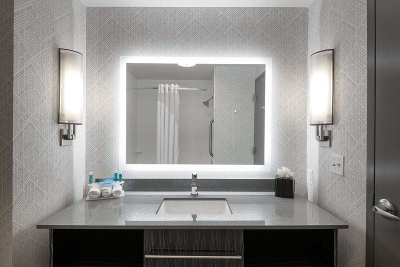 Holiday Inn Express and Suites Charlotte Airport