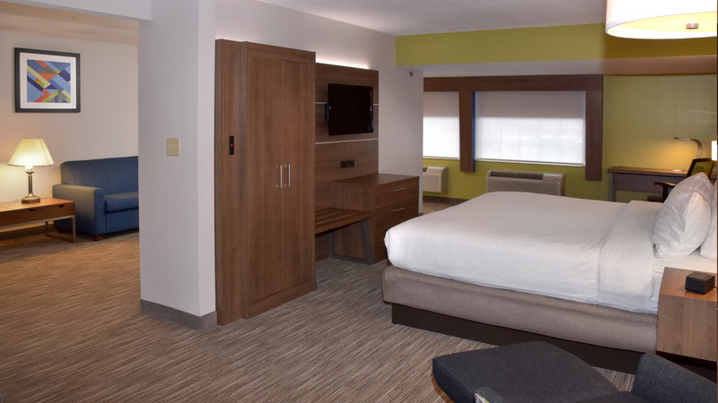 HOLIDAY INN EXP MT PLEASANT