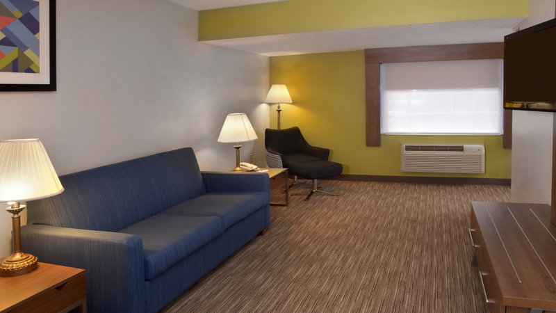 HOLIDAY INN EXP MT PLEASANT