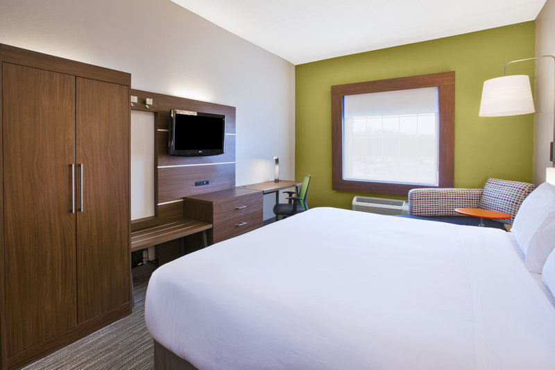HOLIDAY INN EXP STS MANCHESTER