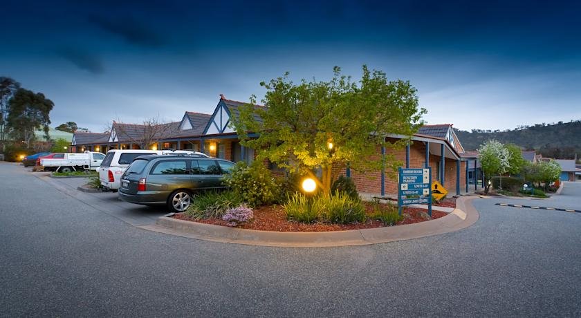 Blazing Stump Motel & Suites