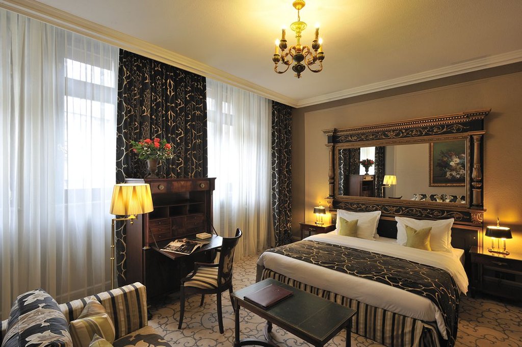 Guest photo