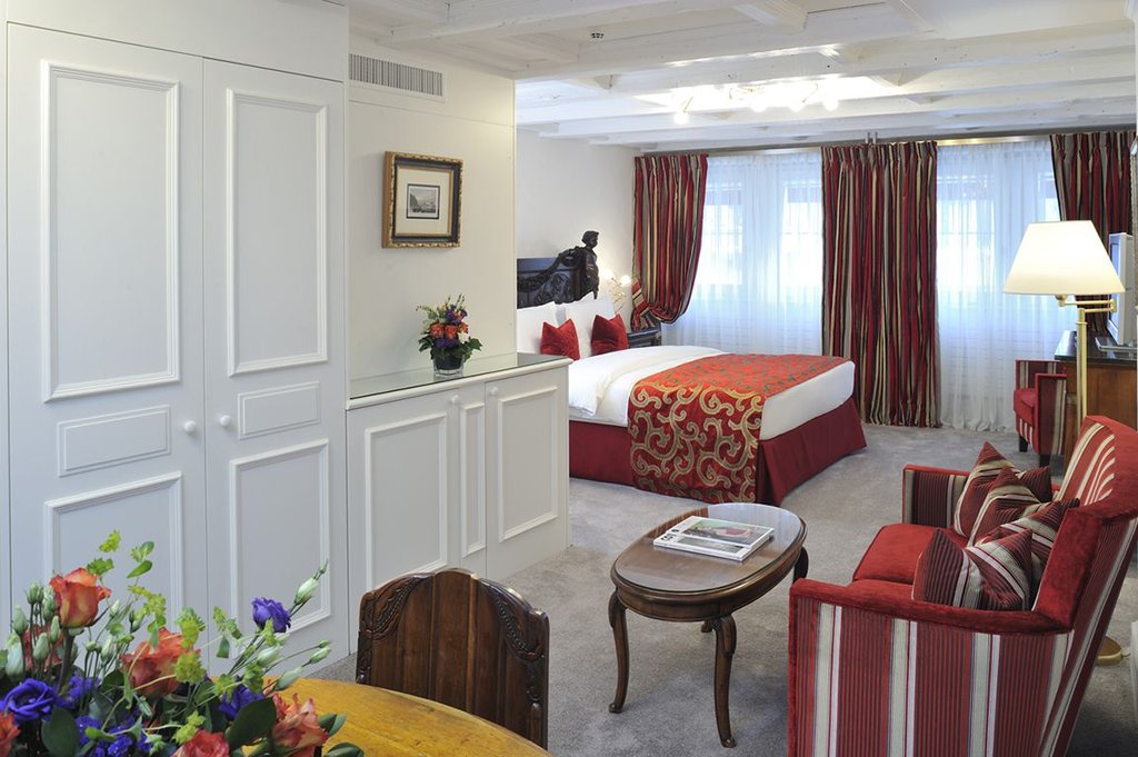 Guest photo