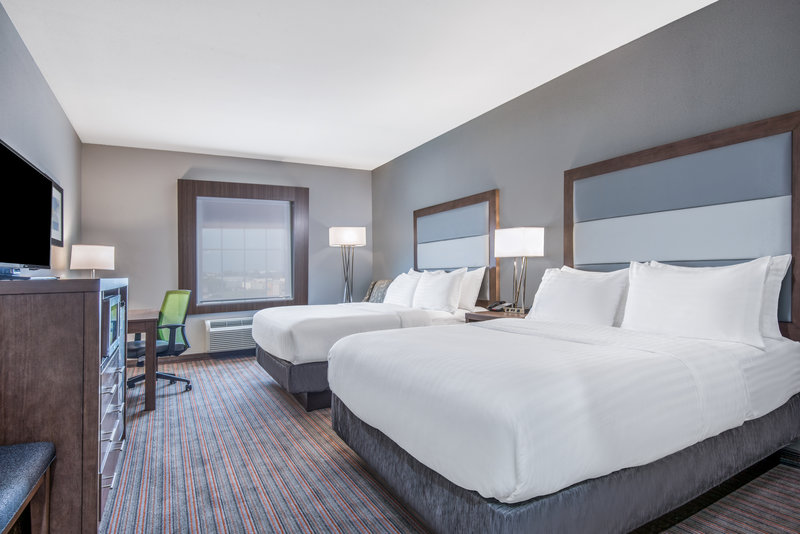 TWO QUEEN BEDS NONSMOKE