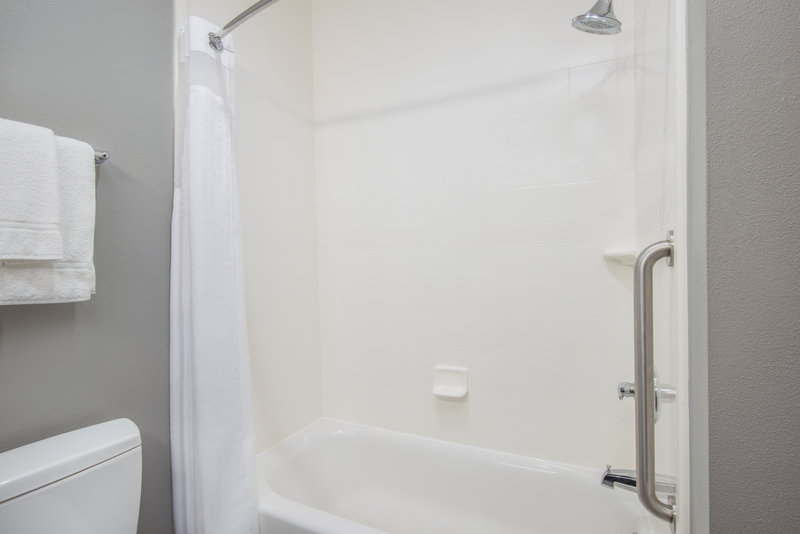 Holiday Inn Express and Suites Stillwater – University Area