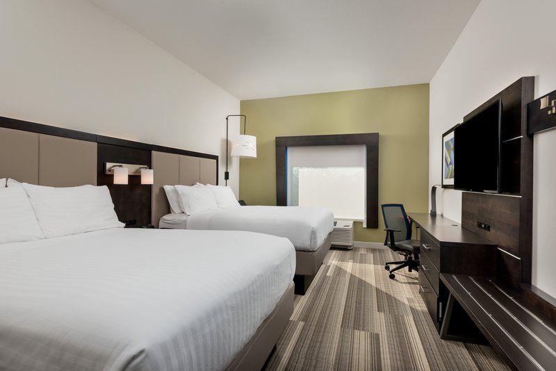 Holiday Inn Express and Suites Lakeland South