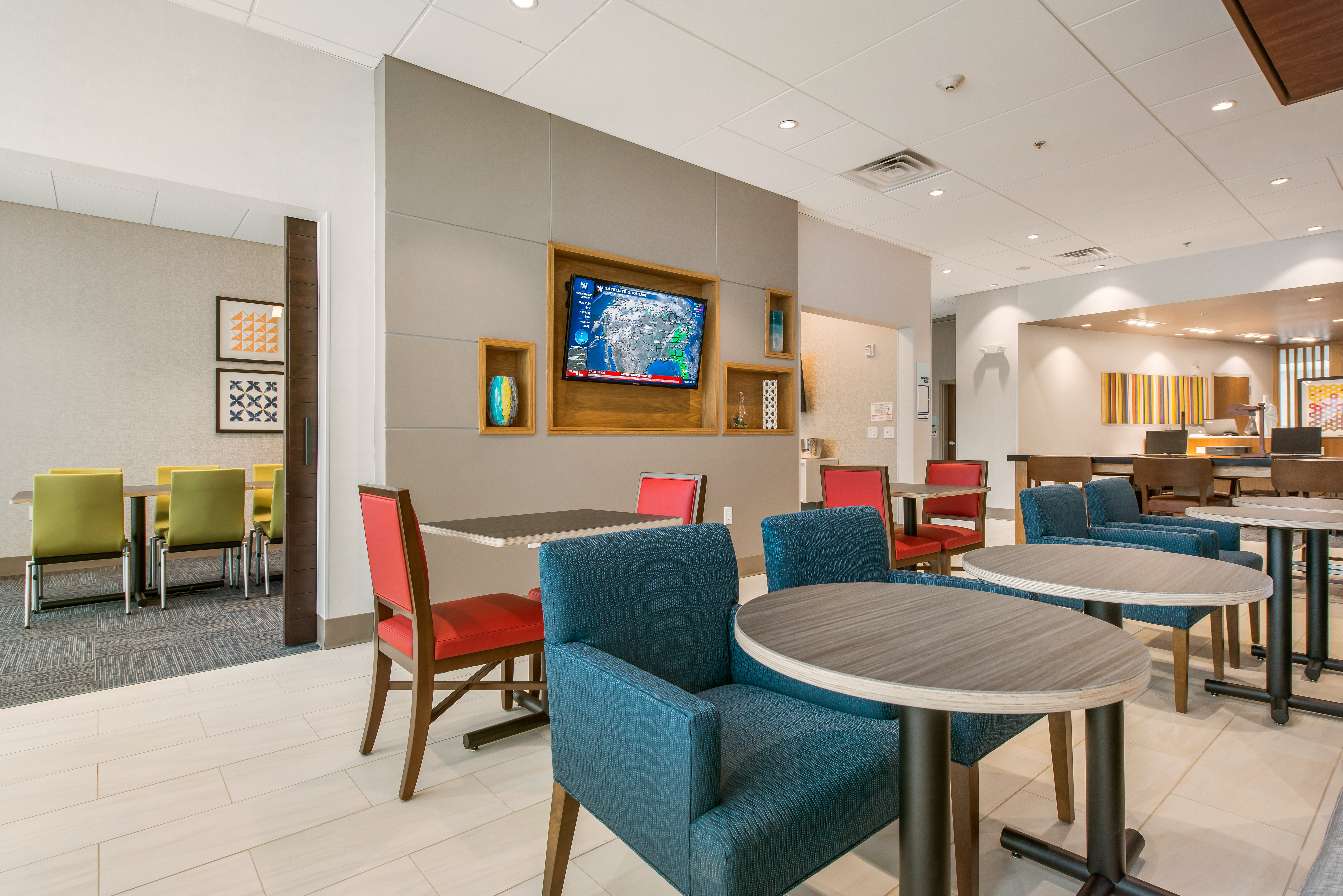 Holiday Inn Express and Suites Carrollton West