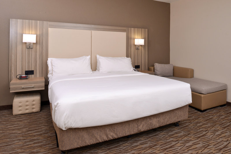 Holiday Inn Express and Suites WILLIAMS