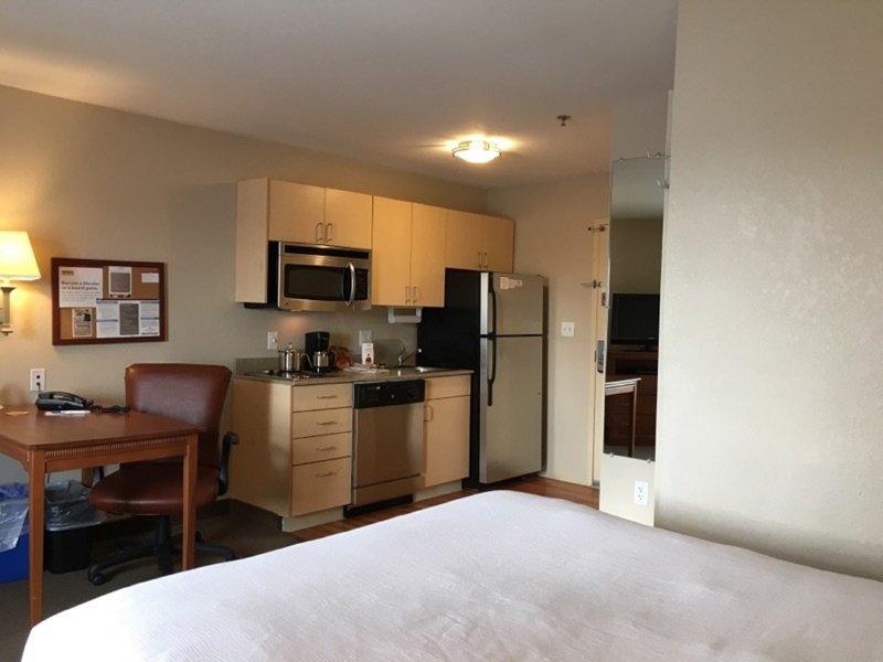 STUDIO SUITE WITH 1 QUEEN BED NONSMOKING