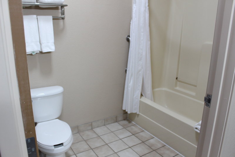 HOLIDAY INN EXP STES LIBERTY