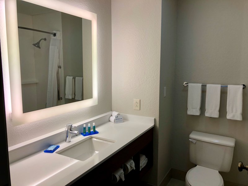 HOLIDAY INN EXP ARLINGTON
