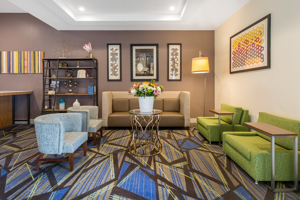 Majestic Lobby - Holiday Inn Express & Suites Houston - Alvin