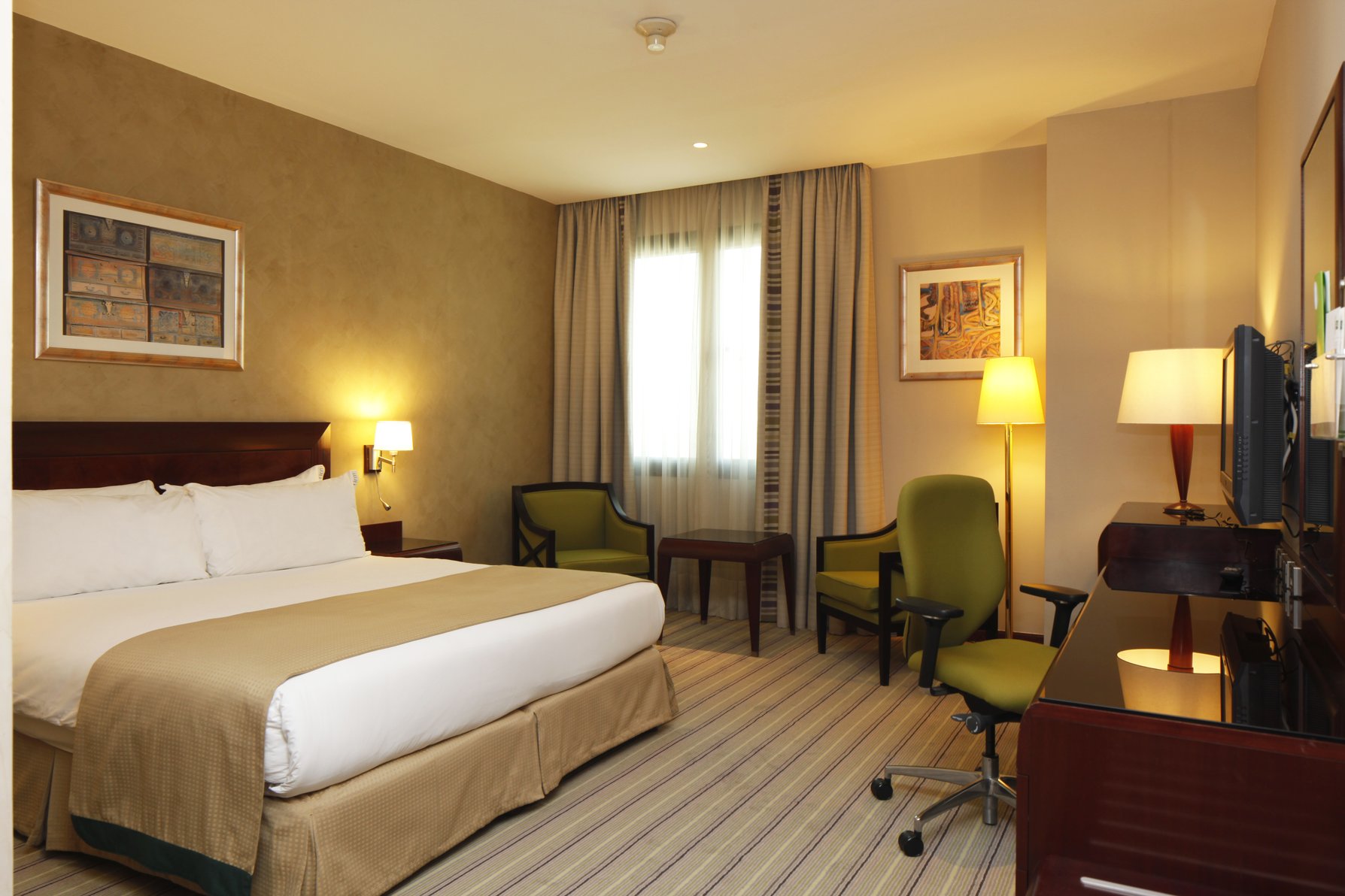 Holiday Inn Olaya Room Type - 1 King Standard City View Smoking