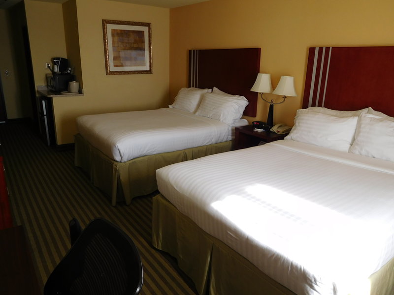 TWO QUEEN BEDS NONSMOKING