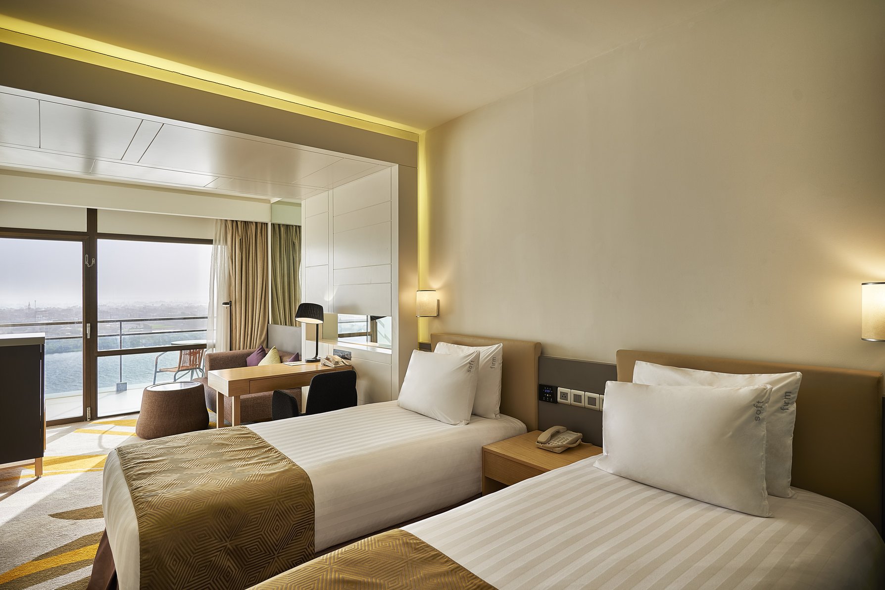 Holiday Inn CAIRO MAADI Room Type - 2 Twin Standard Nile View Hgh Flr Smking