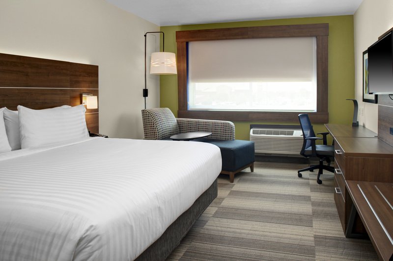 Holiday Inn Express and Suites Houston NW – Cypress