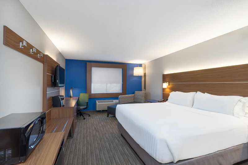 HOLIDAY INN EXPRESS HOWE