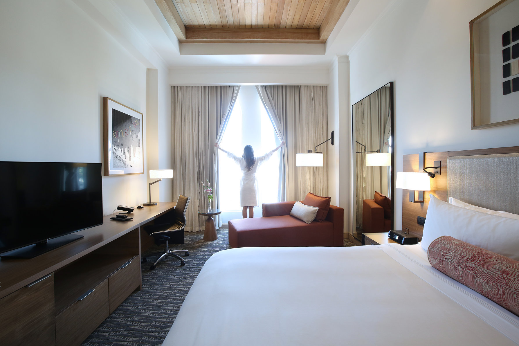 InterContinental Hotels TEGUCIGALPA AT MULTIPLAZA MALL Room Type - 1 King Classic Pool View InterContinental Hotels TEGUCIGALPA AT MULTIPLAZA MALL Room Type - 1 King Classic Pool View