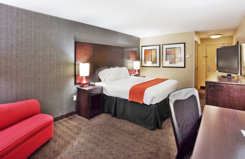 HOLIDAY INN EXP STES CUMMING