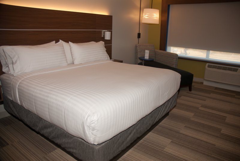 Holiday Inn Express and Suites Decatur