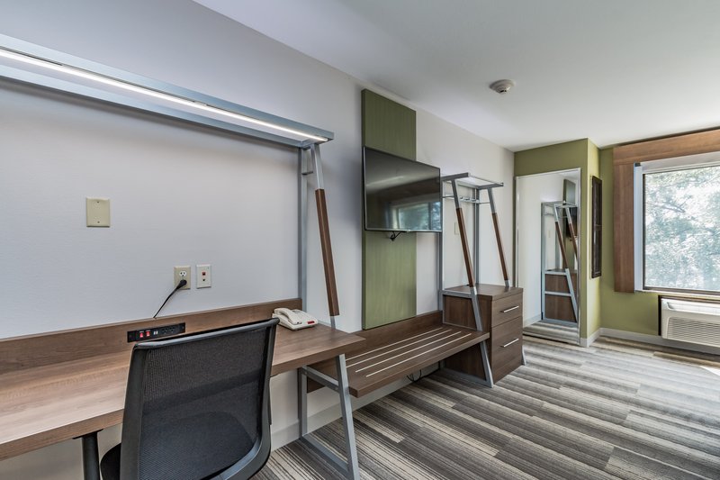 HOLIDAY INN EXP STES SOUTHBEND