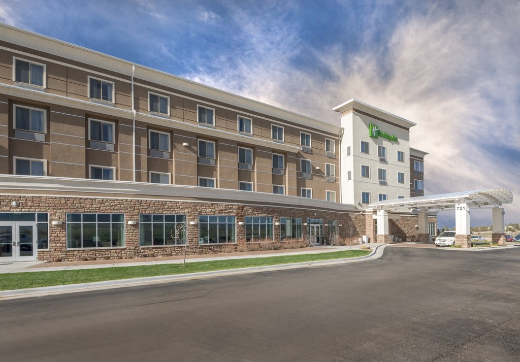 Close to I25 Holiday Inn Casper has parking for large trucks