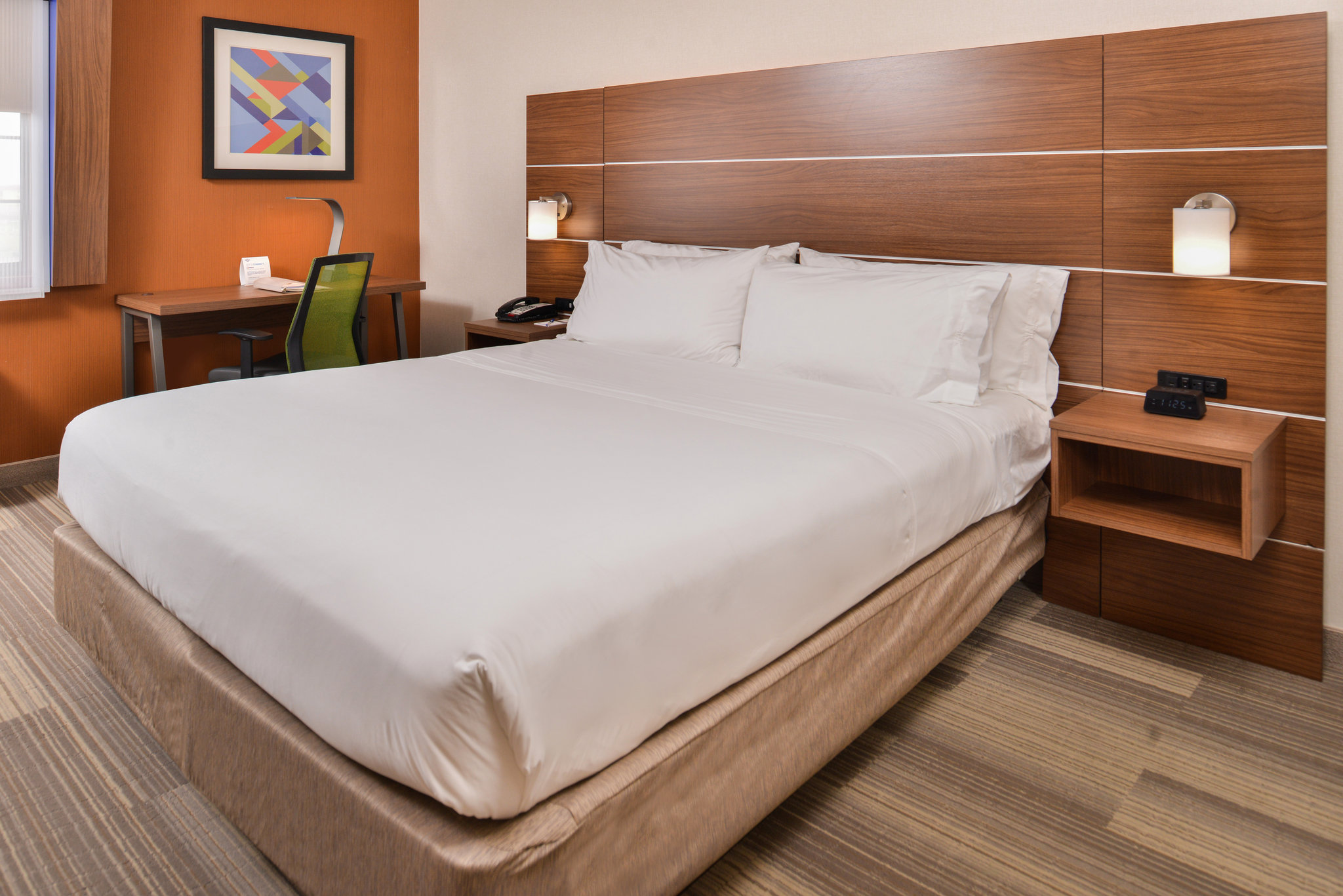 Holiday Inn Express Westley Room Type - 1 King Standard