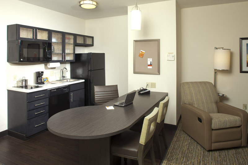 Candlewood Suites – Military Candlewood Suites on Ft. Riley