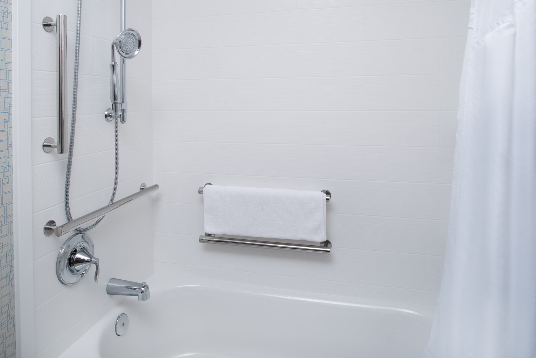 Holiday Inn Express Hotel & Suites Bismarck Room Type - 2 Queen Standard Communications Accesssible Tub Holiday Inn Express Hotel & Suites Bismarck Room Type - 2 Queen Standard Communications Accesssible Tub