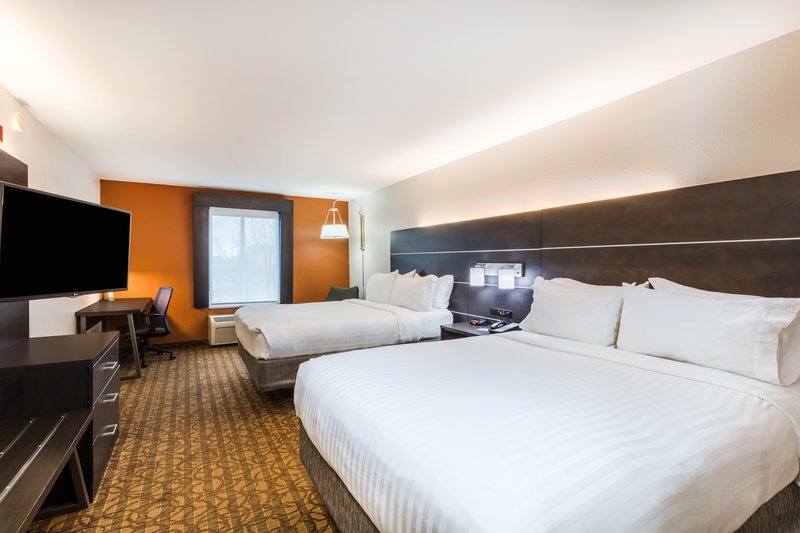 2 QUEEN BEDS NONSMOKING