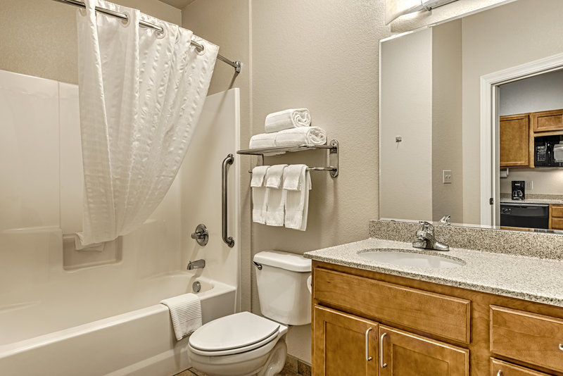 1 QUEEN BED STUDIO SUITE NONSMOKING
