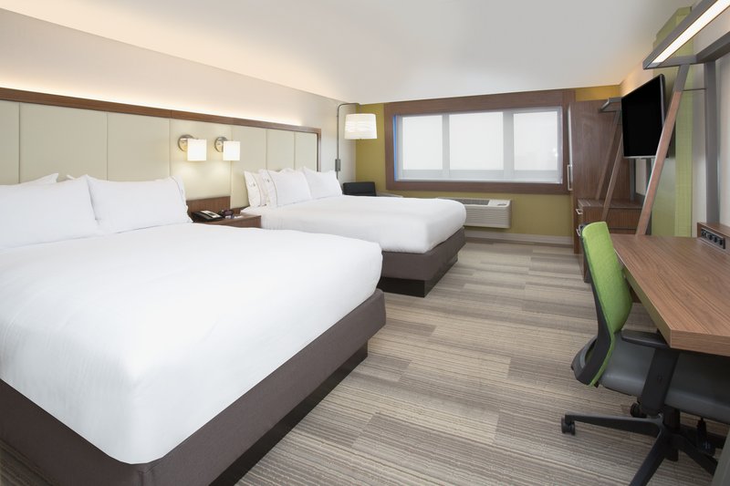 TWO QUEEN BEDS NONSMOKE