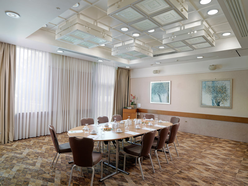 Holiday Inn Athens Attica Avenue