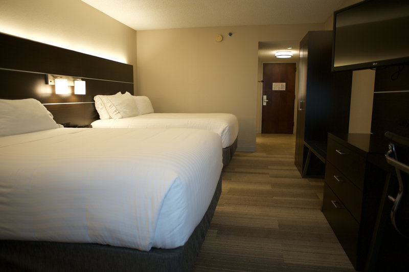 TWO QUEEN BEDS NONSMOKING
