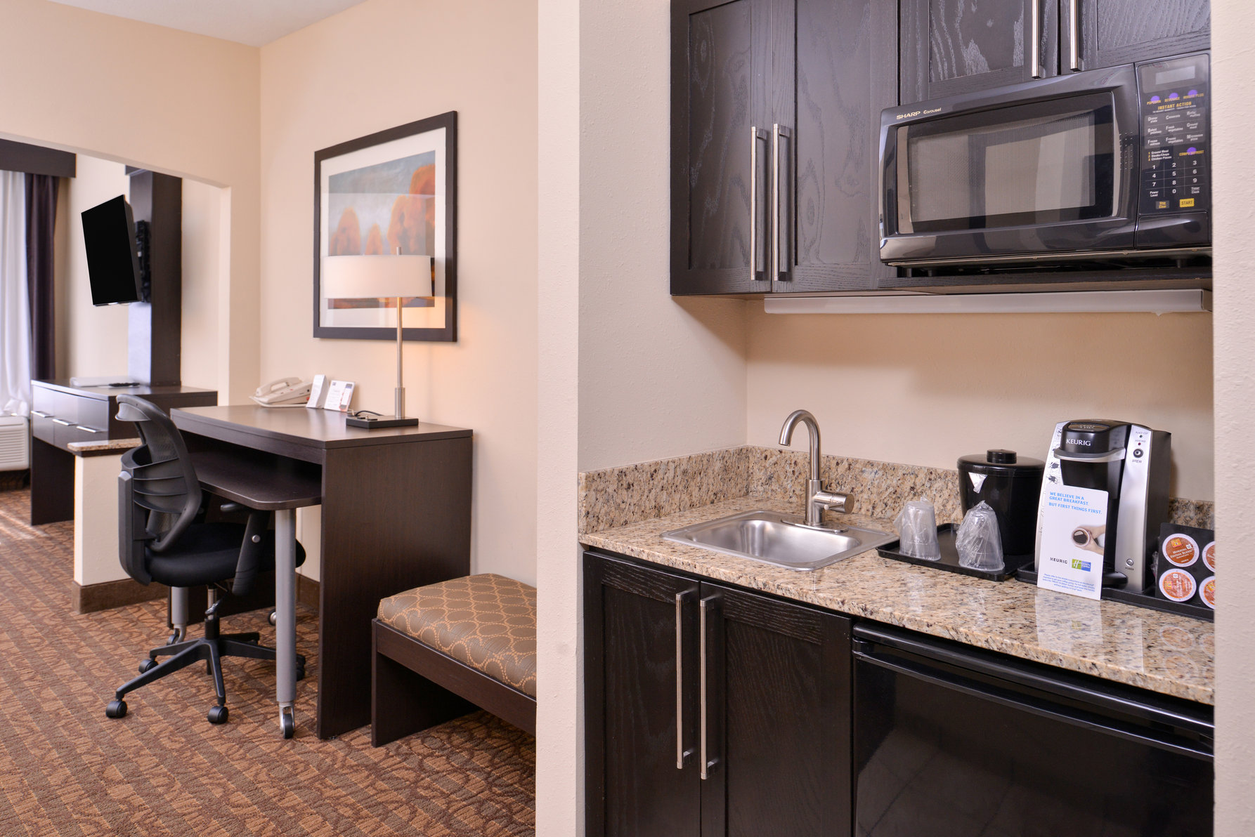 Holiday Inn Express Hotels & Suites Topeka West Room Type - 2 Queen Standard Mobility Accessible Tub