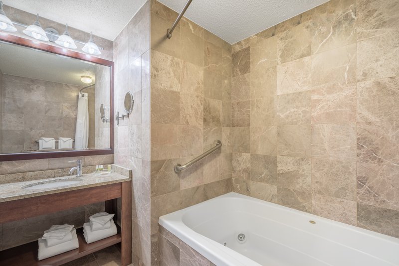 Holiday Inn Cape Cod – Hyannis