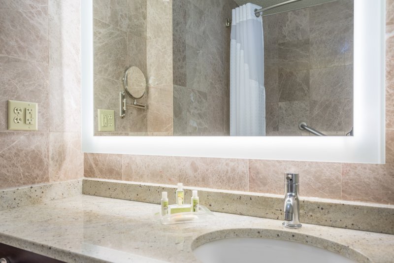 Holiday Inn Cape Cod – Hyannis