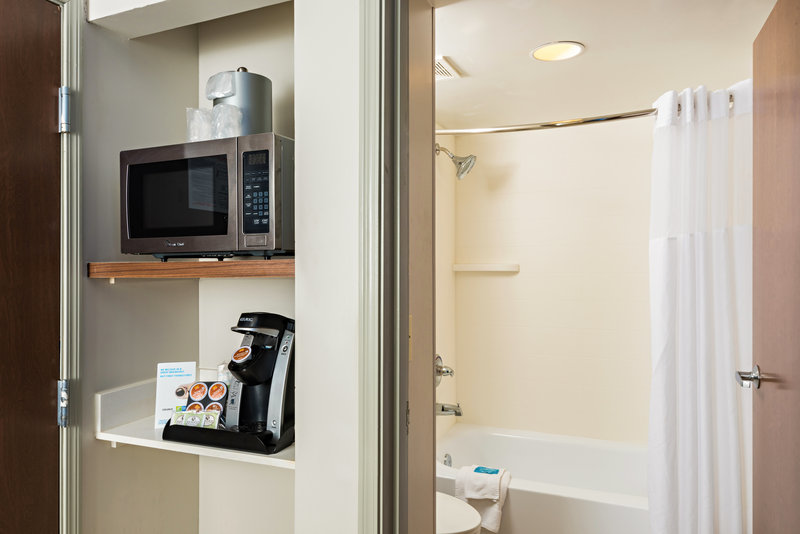 Holiday Inn Express & Suites – Peoria North-Glendale