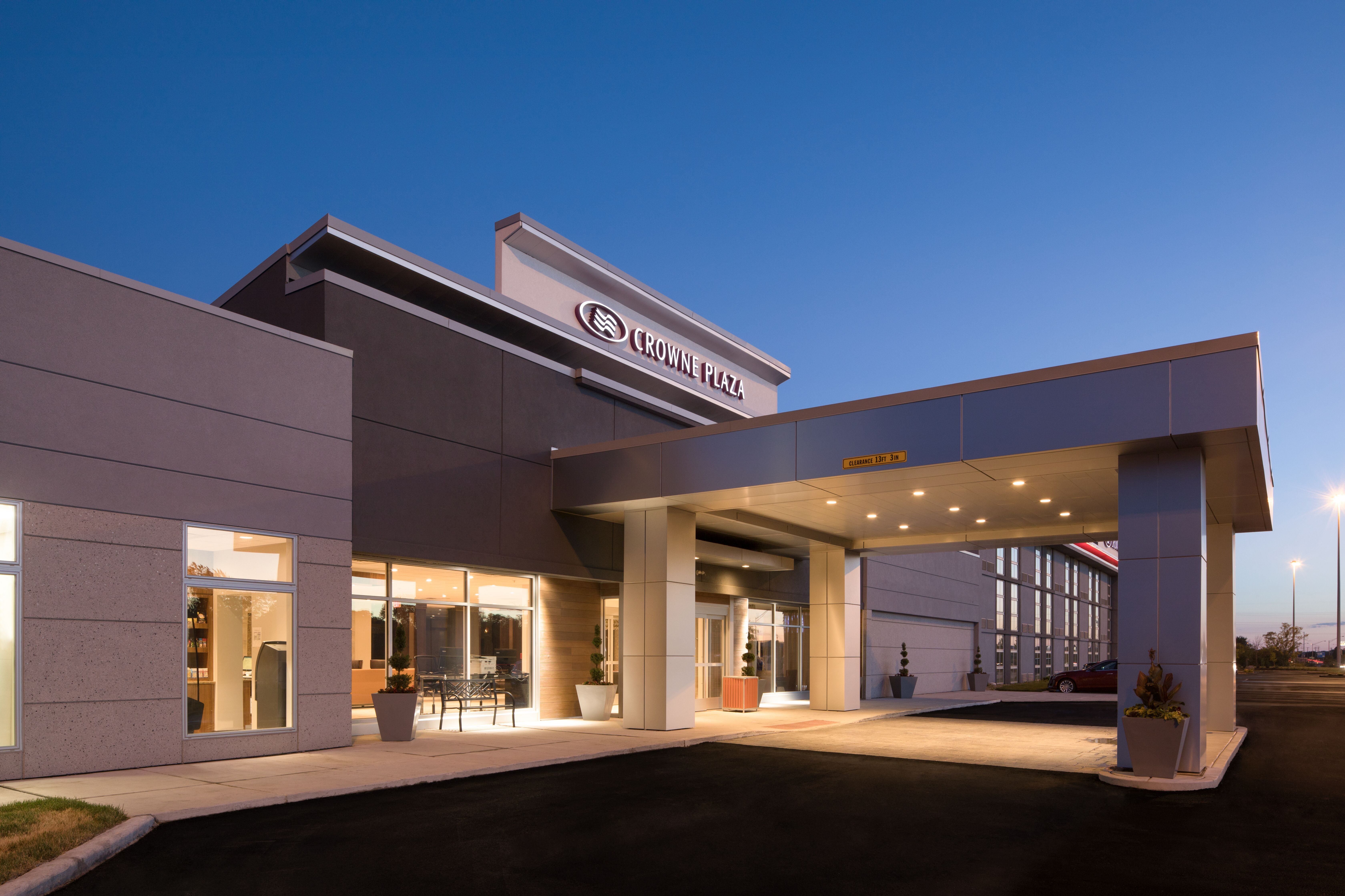 Crowne Plaza Burr Ridge