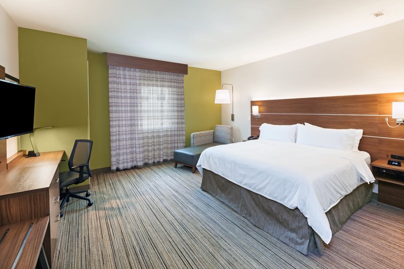 Holiday Inn Express and Suites Lenexa – Overland Park Area