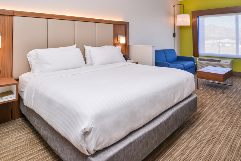 Holiday Inn Express and Suites Van Horn