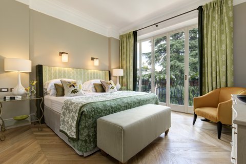 RFH Hotel de Russie - Valadier Suite Bedroom