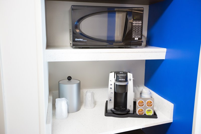 Holiday Inn Express and Suites Greenville S – Piedmont