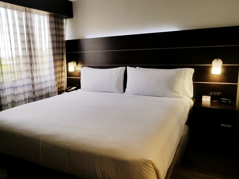 Holiday Inn Express Hotel & Suites Miami-Hialeah