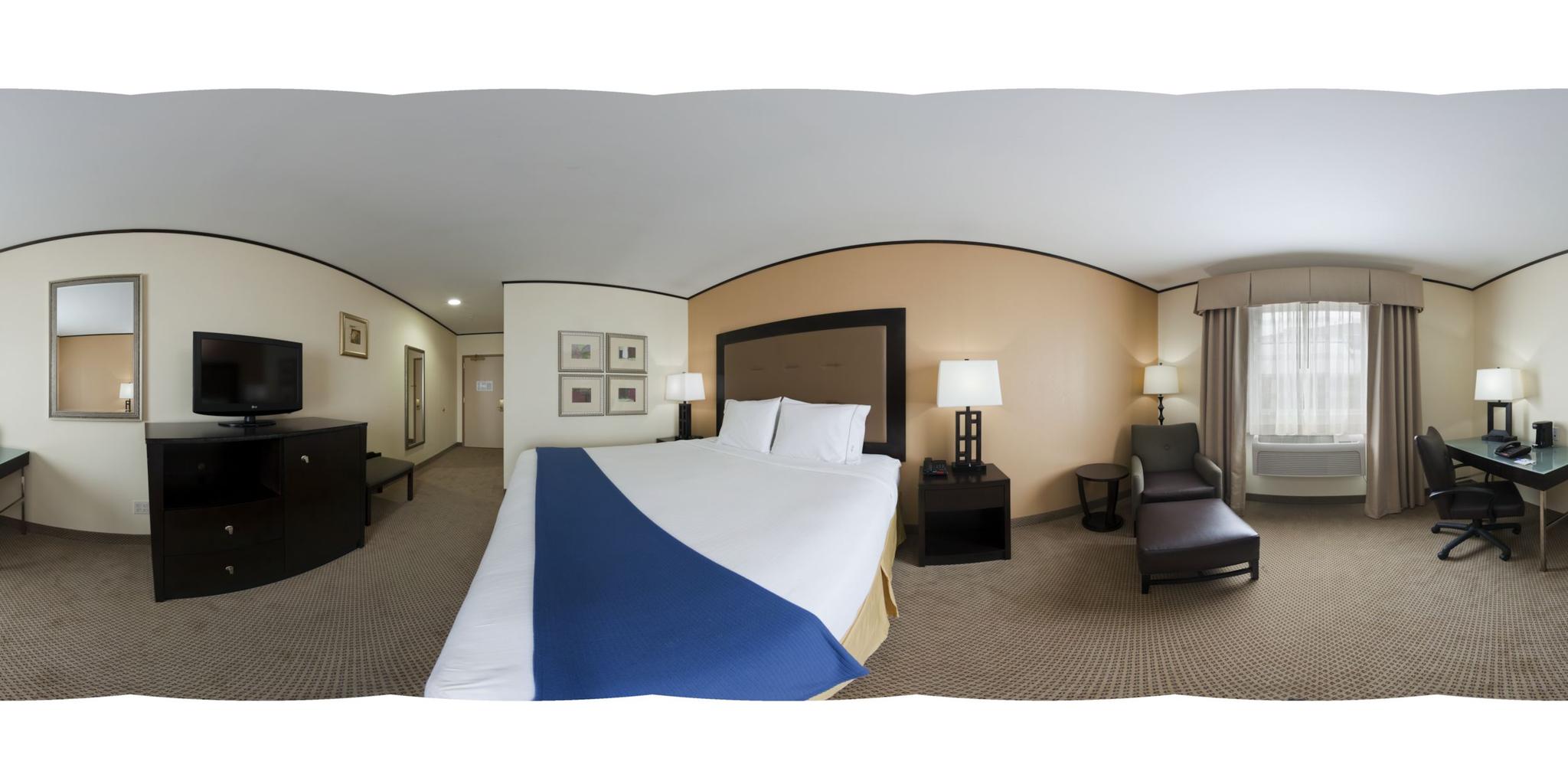 1 KING BED NONSMOKING
