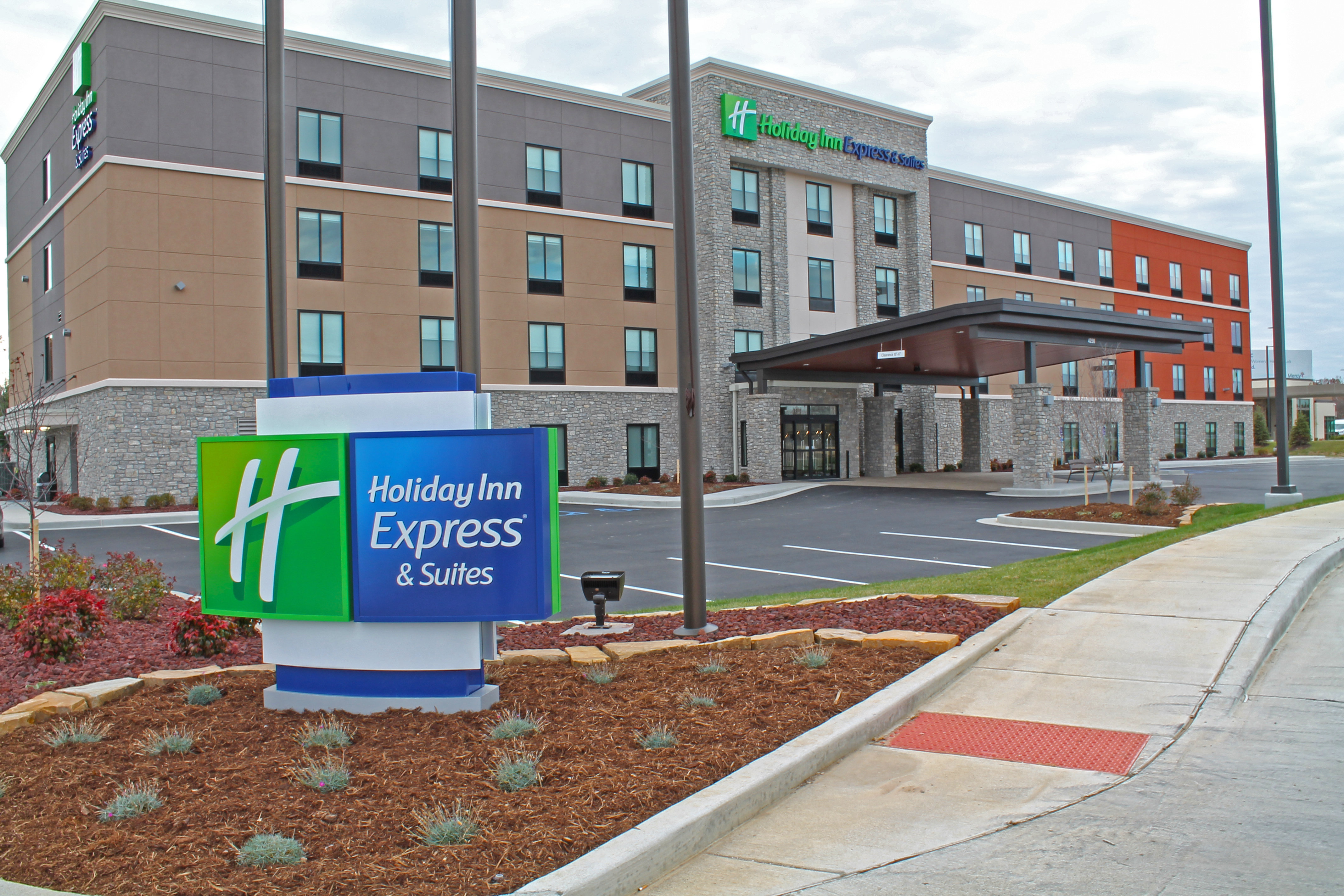 Holiday Inn Express & Suites South I-55