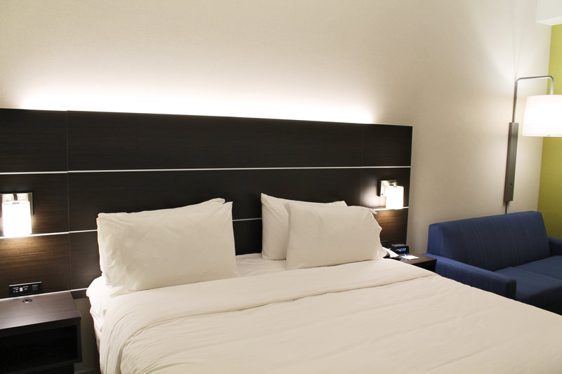 Holiday Inn Express and Suites St. Louis South – I-55